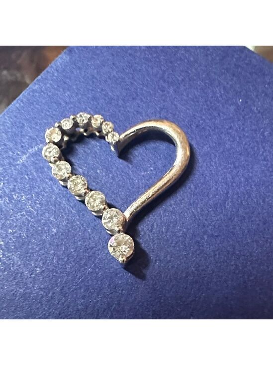 Jewelry - Vintage 14 Karat White Gold Diamond Heart Pendant